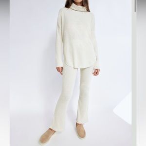 Aritzia White Ribbed Time Pant
